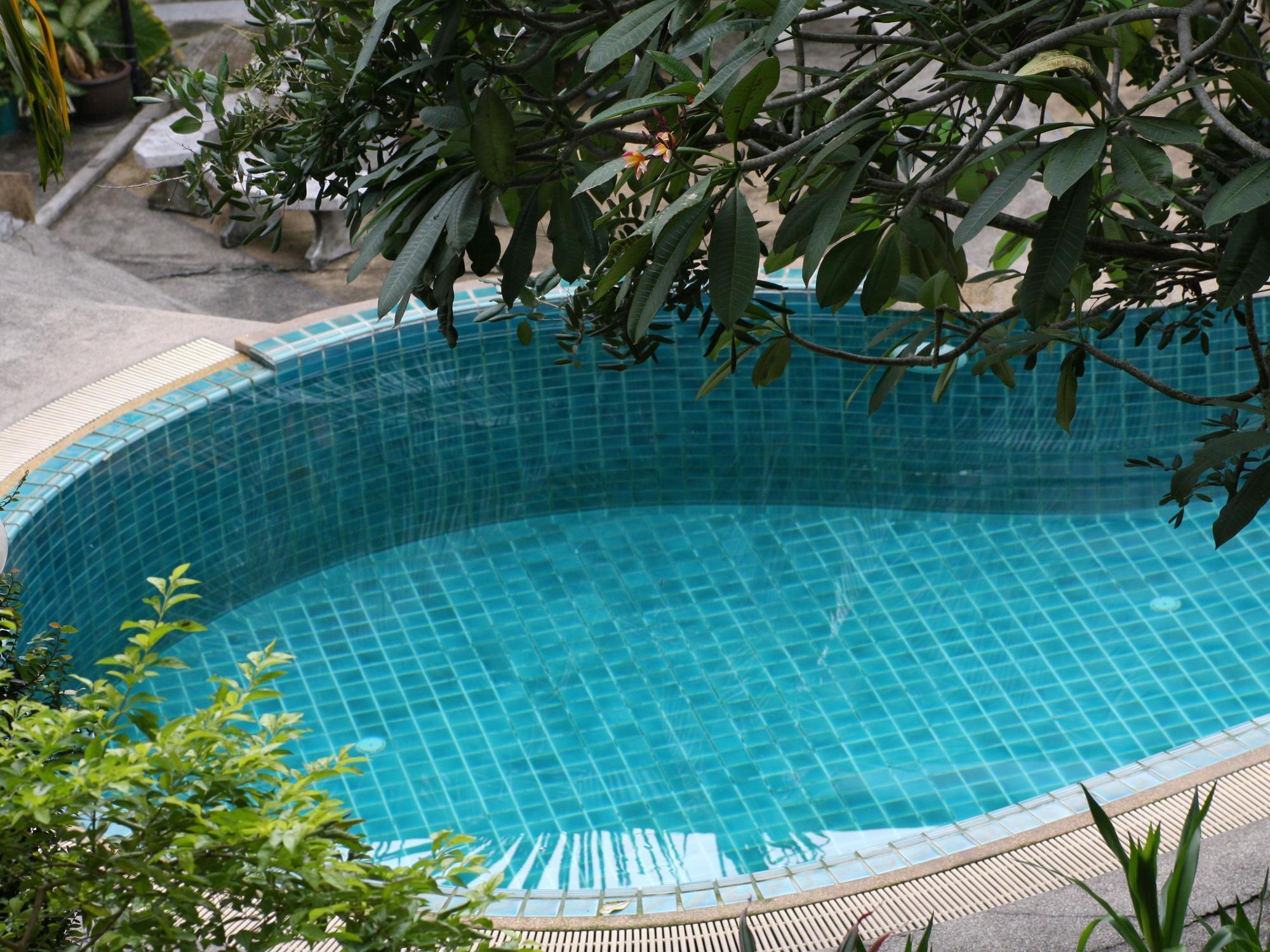 Baan Lukkan Patong Resort Phuket Exterior photo